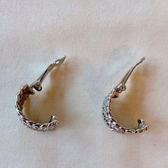 Erwin Pearl Silver Earrings - Picture 10 of 15